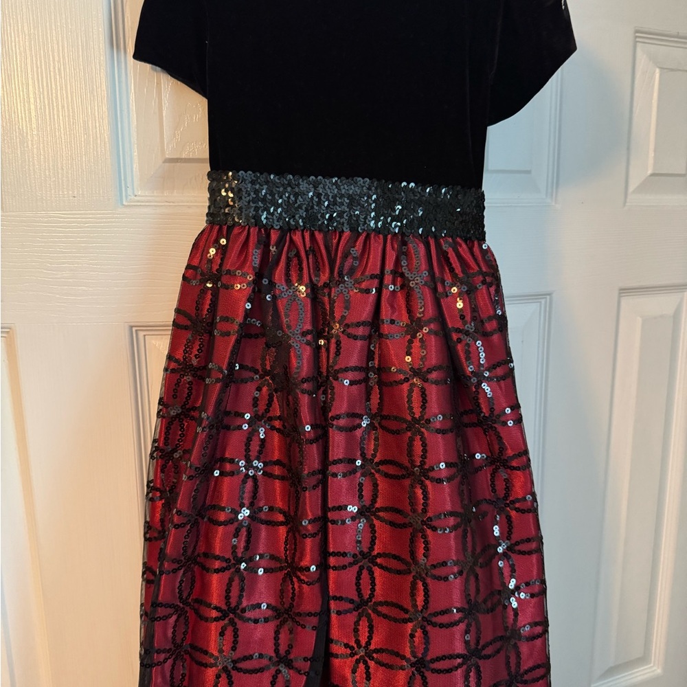 Elegant Black and Red Sequin Dress - Girls size 6X